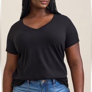 Torrid Girlfriend VNeck TShirt Pkus Size 4X NWT